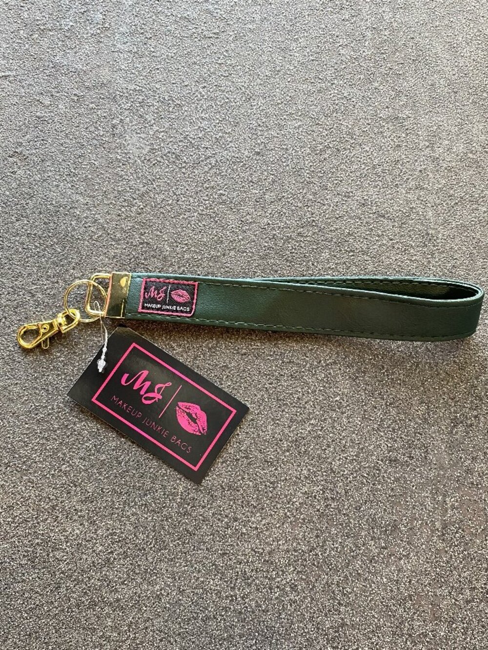 Makeup Junkie Game Day Wrist Strap - GREEN